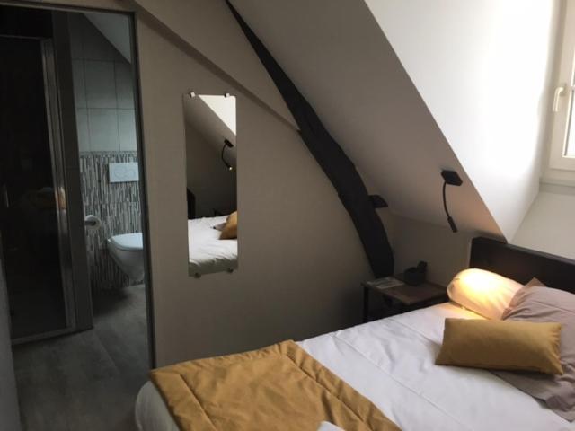 فندق Le Relais Saint-Quentin-les-Anges المظهر الخارجي الصورة