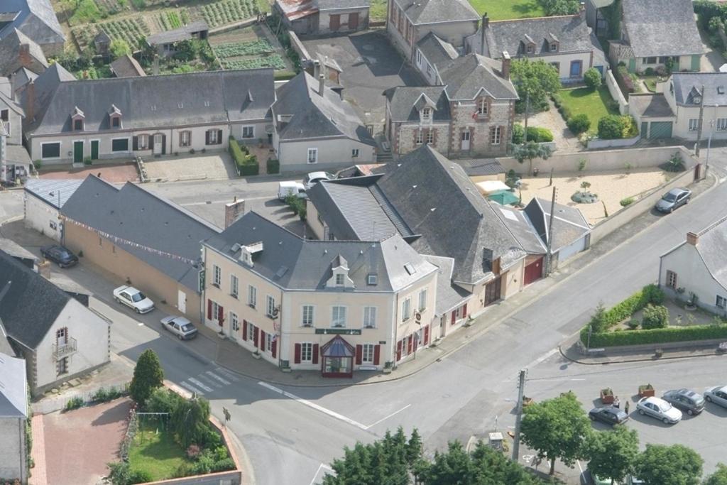 فندق Le Relais Saint-Quentin-les-Anges المظهر الخارجي الصورة