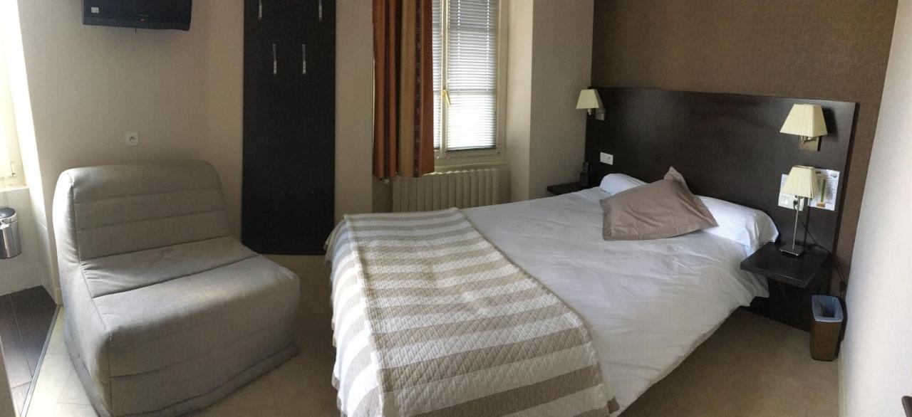 فندق Le Relais Saint-Quentin-les-Anges المظهر الخارجي الصورة